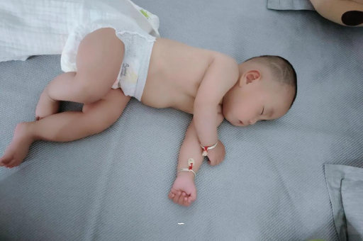 桦甸宝宝肠胀气的症状